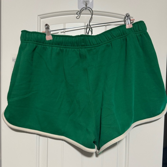 RACEWAY Green MR oversized Shorts 3” with Lt IVORY Trim RETAIL $68 - Picture 2 of 3